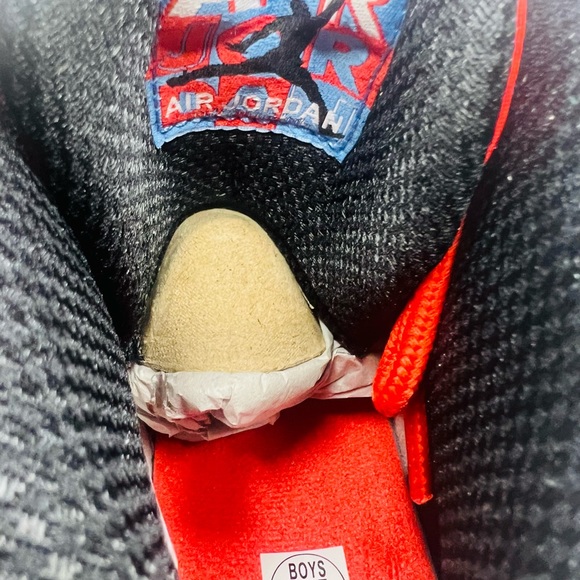 2016 Air Jordan 310806 114
Size 7Y
New with box 
White/ Red - Picture 5 of 9